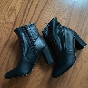 Steve Madden black leather booties